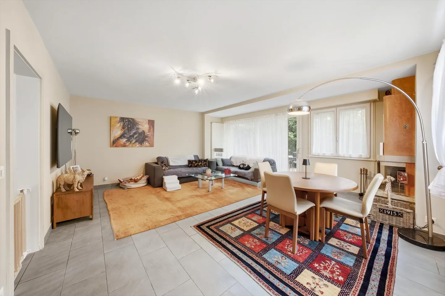 Semi-Detached Villa with 5.5 Rooms in the Center of Nyon - Photo 4 of 9