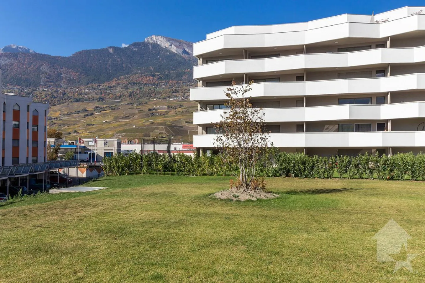 3.5-room apartment with 17 m2 balcony and unobstructed view - Photo 18 of 19