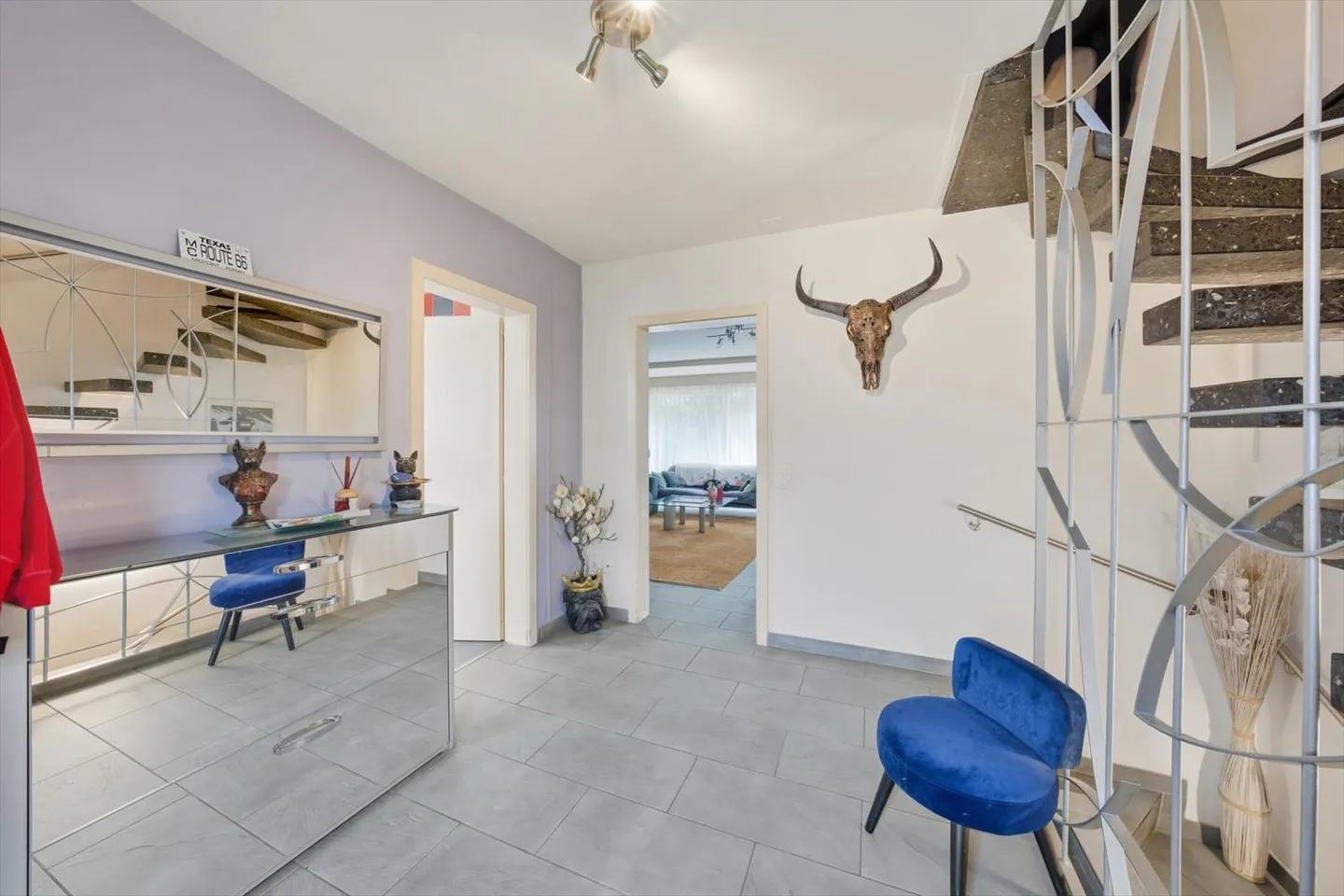 Semi-Detached Villa with 5.5 Rooms in the Center of Nyon - Photo 2 of 9