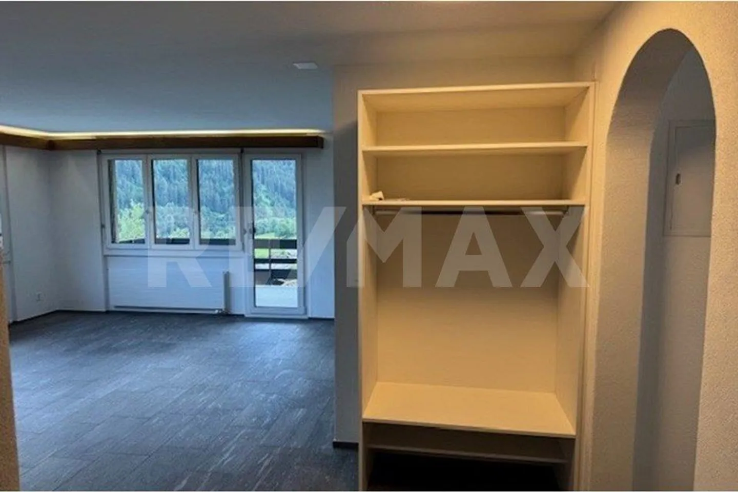 3 Room Apartment with Great View - Photo 7 of 9