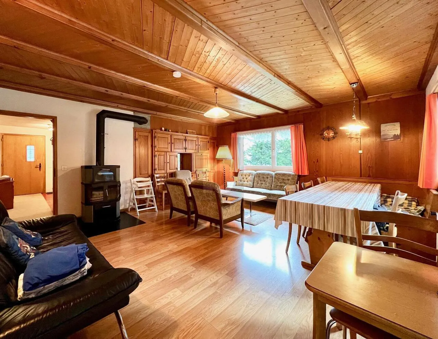 Chalet for sale - Photo 3 of 6