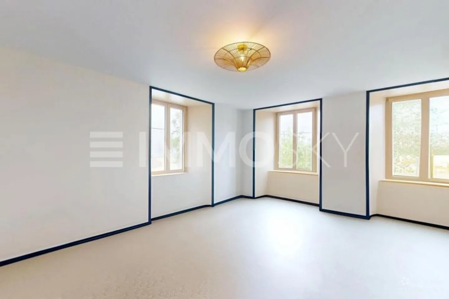 Spacious 2.5-room apartment 15 min from Locle - Photo 2 of 8
