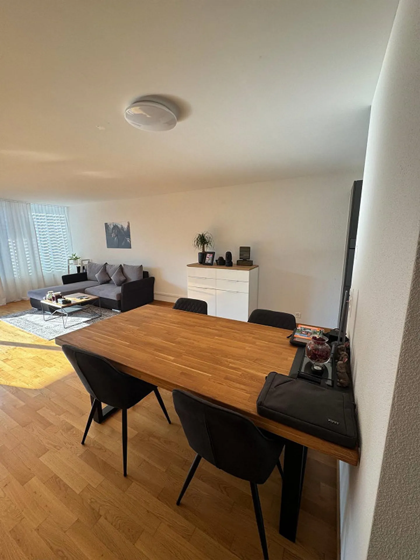 Modernes 3.5-Zimmer Apartment - Foto 3 von 8