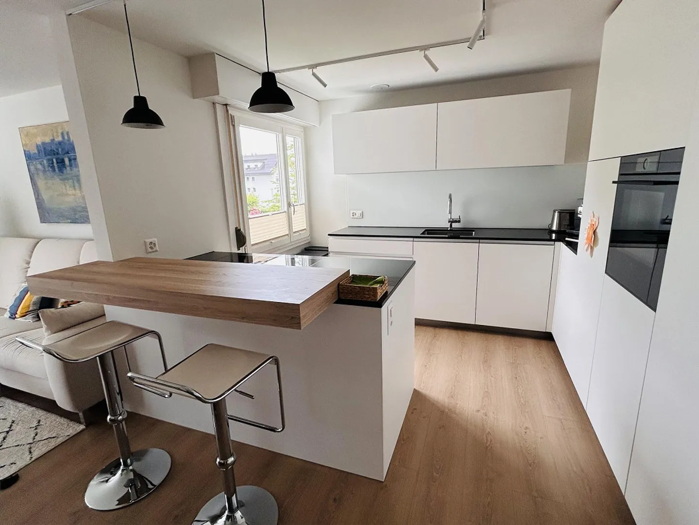 Exclusive 3.5-Room Apartment with Access to Indoor Pool in Hünenberg Dorf - Photo 1 of 10