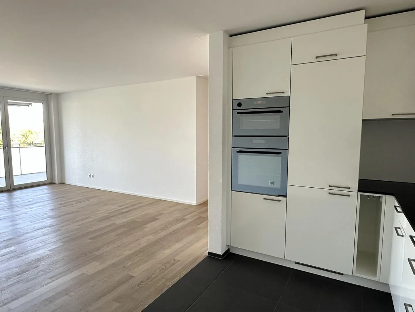 Condominio moderno e luminoso di 3,5 stanze con vista sulla natura - Foto 8 di 21