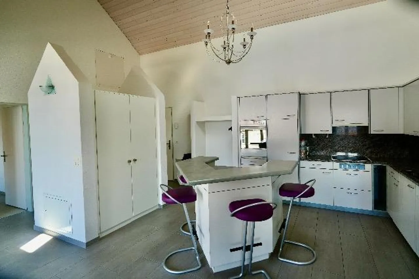 3.5 to 4-room penthouse apartment in the heart of Amriswil - Photo 1 of 11