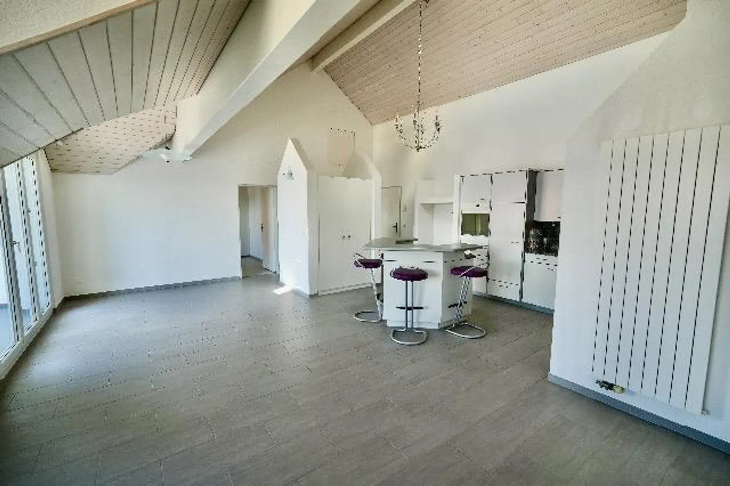 3.5 to 4-room penthouse apartment in the heart of Amriswil - Photo 2 of 11