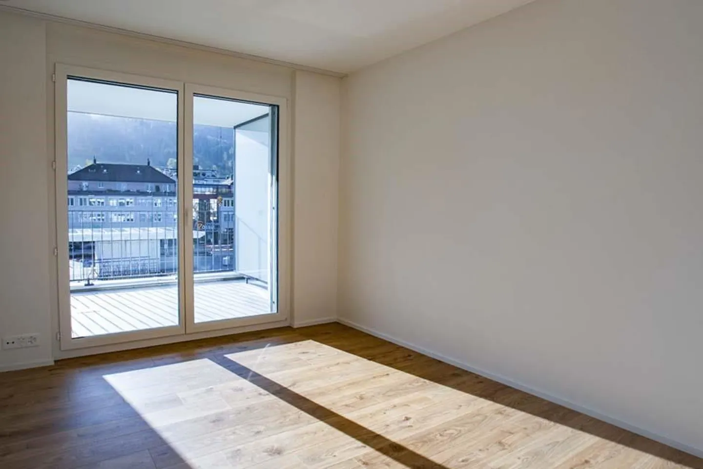 Appartamento soleggiato di 3,5 stanze con grande balcone - Foto 4 di 7