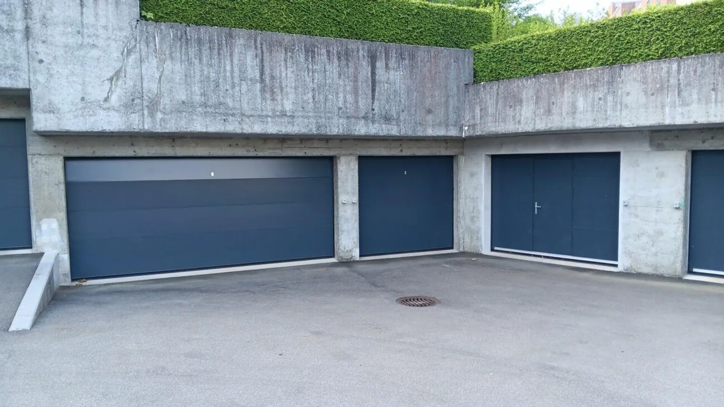 Einzelgarage und Doppelgarage zu vermieten - Photo 1 of 1