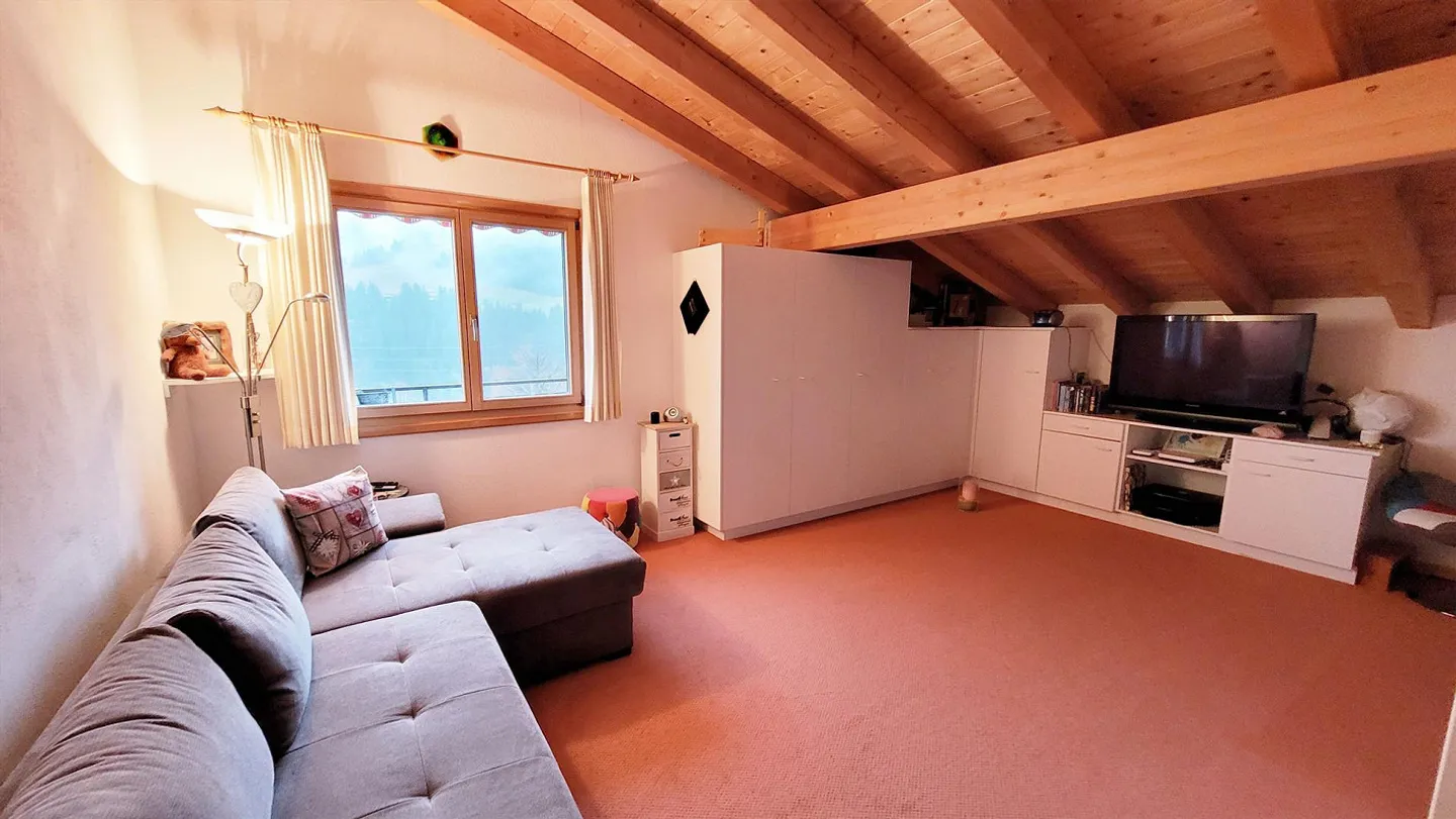 Dreifamilienhaus mit grossem Umschwung in Sedrun - Foto 7 von 21