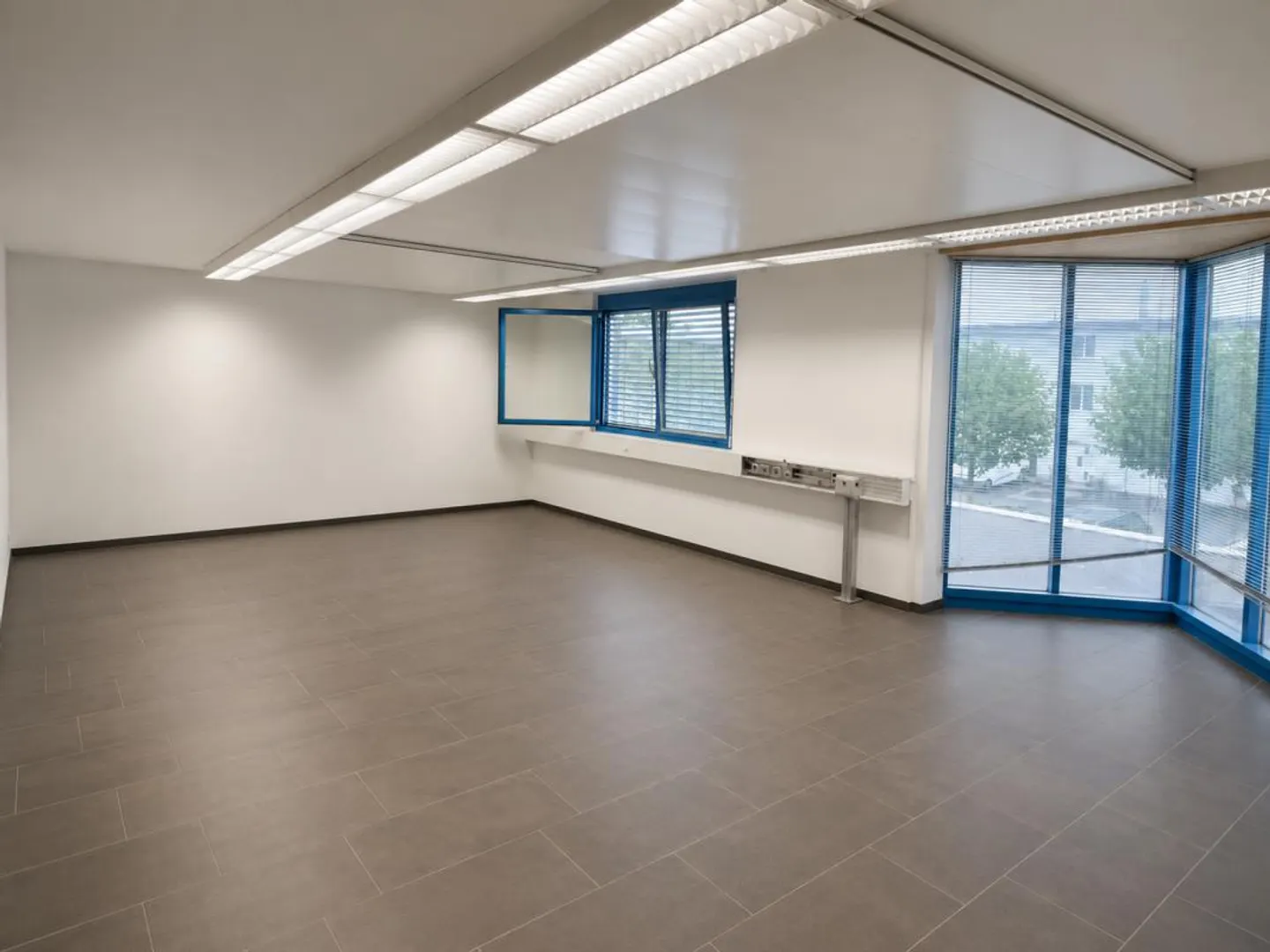 Vielseitiger Büroraum in Kaltbrunn - Foto 1 von 7