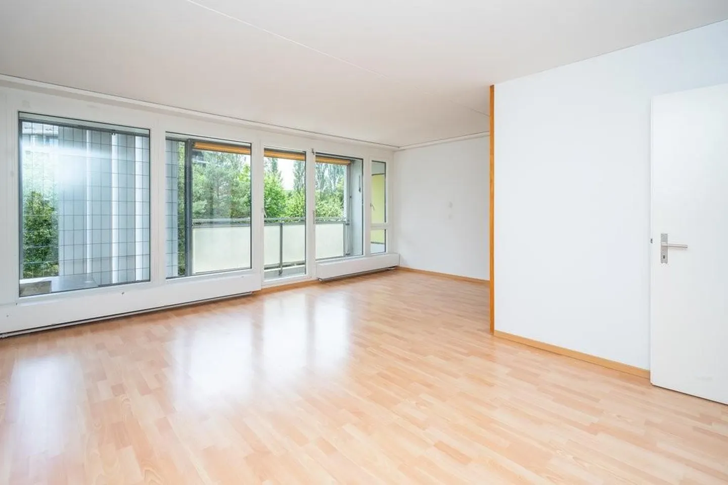 Ampio appartamento di 3,5 locali vicino a Westside - Foto 2 di 7