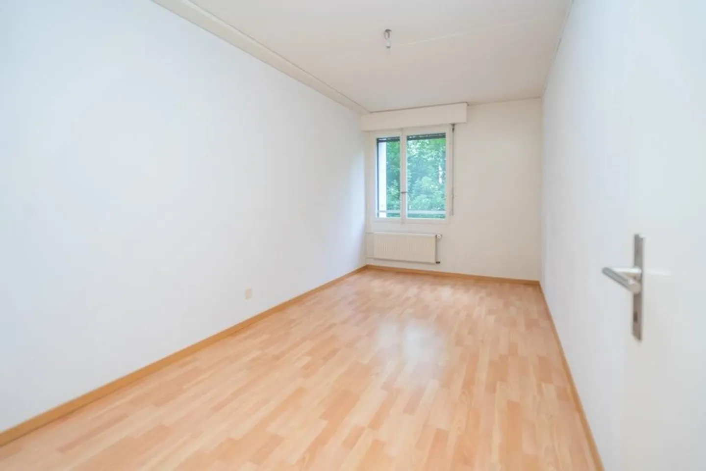 Ampio appartamento di 3,5 locali vicino a Westside - Foto 4 di 7
