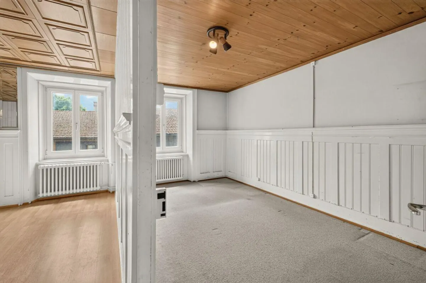 The Space Miracle in Taminatal: 9-Room House with Great Potential - Photo 16 of 26