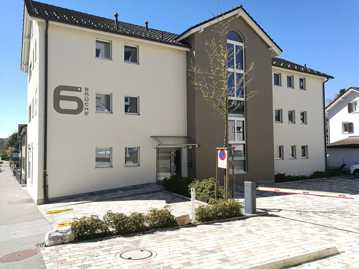 Grenznahe und grosszügige 2½-Zimmer Wohnung im Erdgeschoss - Foto 1 von 7