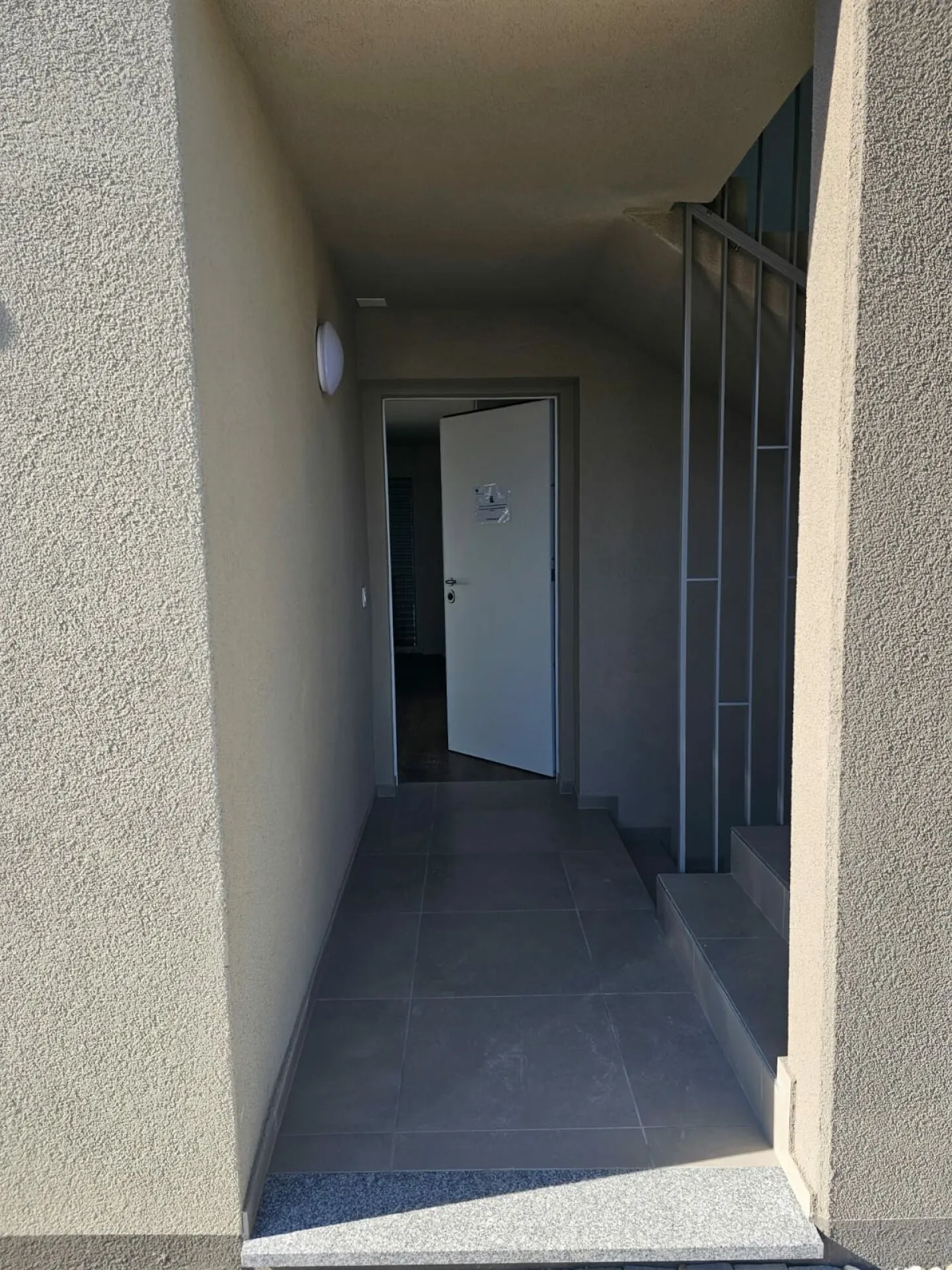 Nouvel appartement de 2,5 pièces au 2ème étage avec jardin commun - Photo 10 sur 11