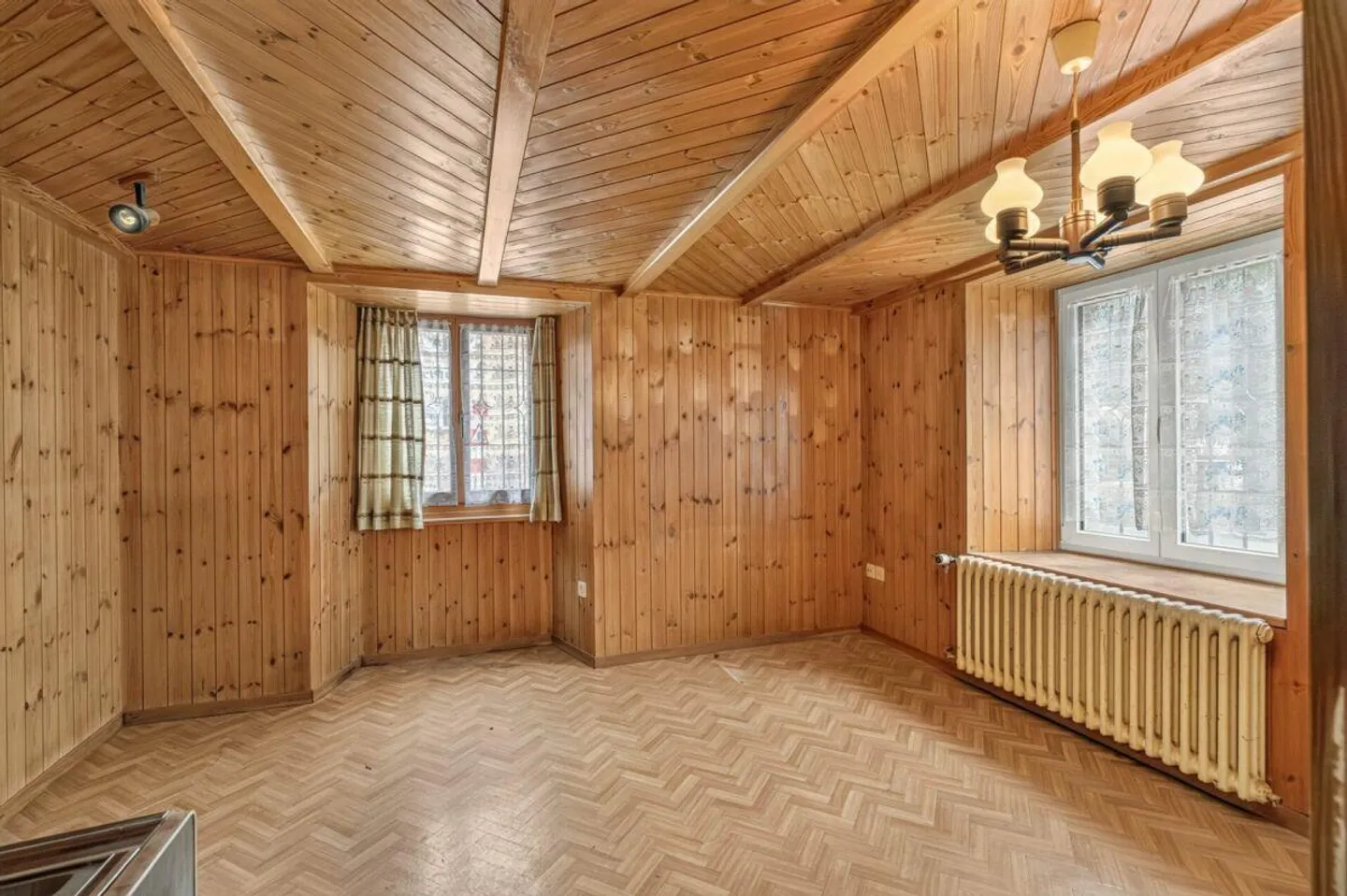 The Space Miracle in Taminatal: 9-Room House with Great Potential - Photo 17 of 26