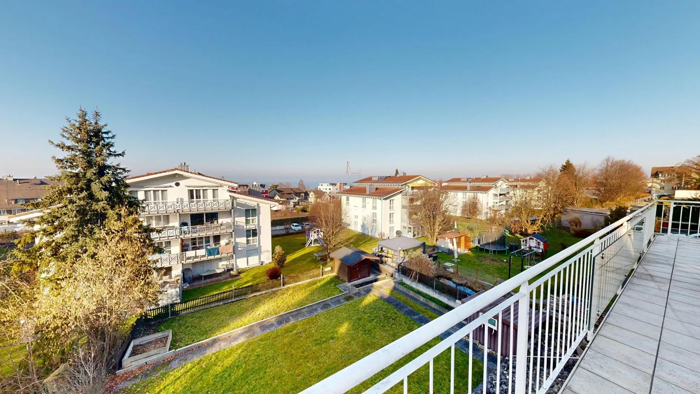 Grosszügiges Einfamilienhaus mit Seesicht und Einliegerwohnung - Foto 3 di 10