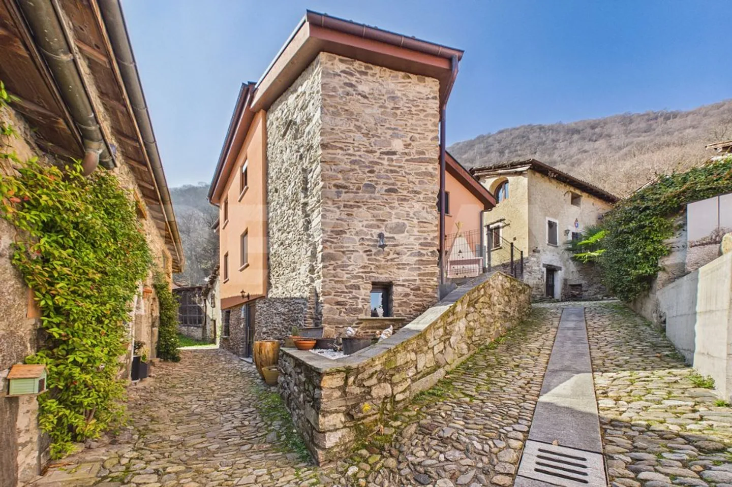 Charming Detached House in Sigirino - Photo 1 of 13