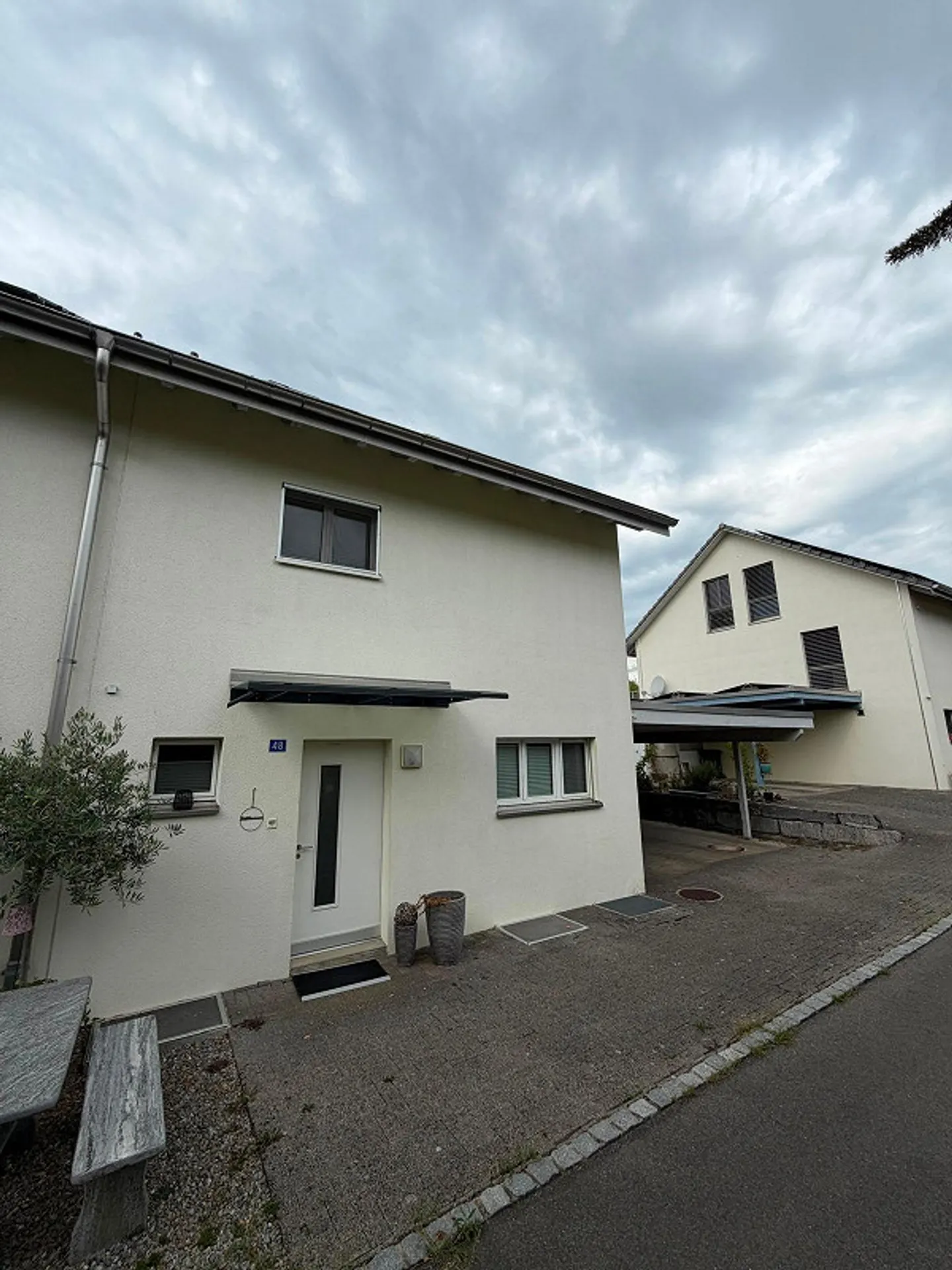 6 Room House for Rent - Photo 4 of 12