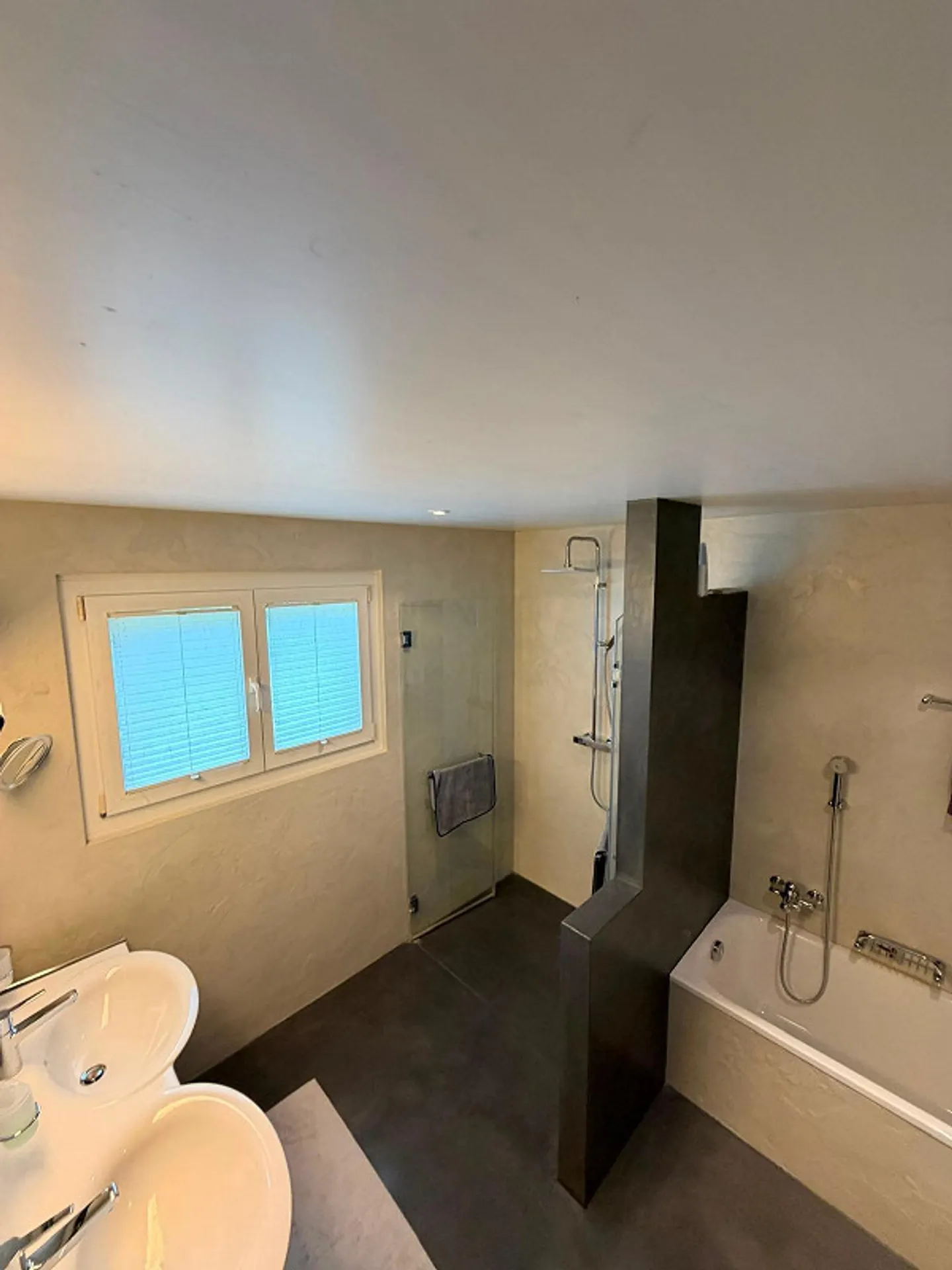 6 Room House for Rent - Photo 9 of 12