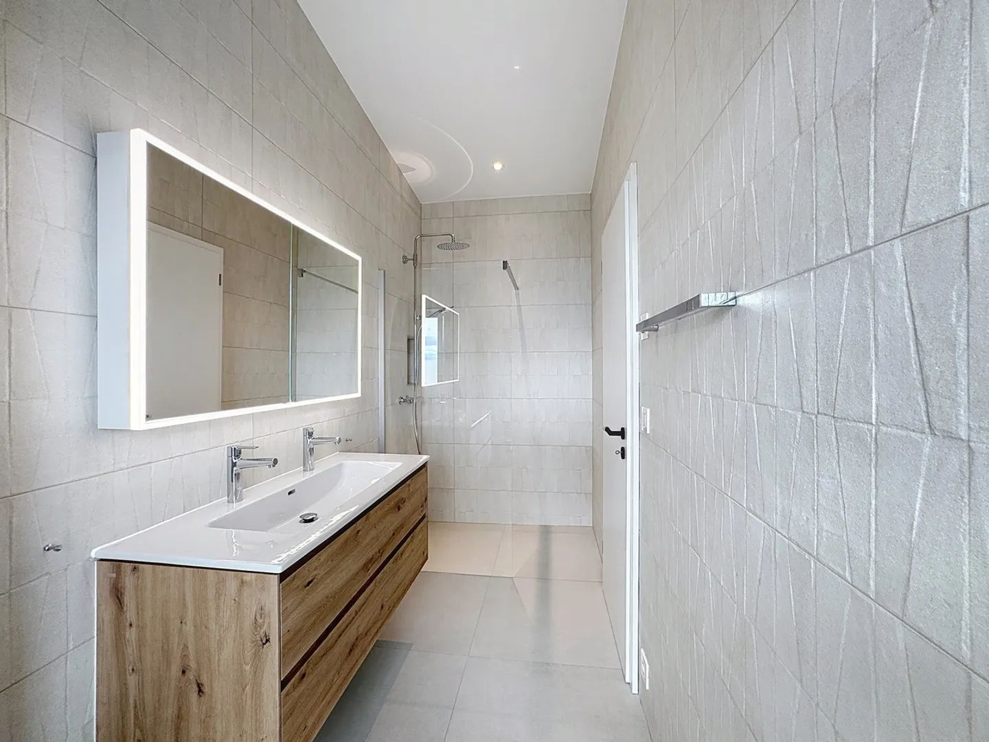 Villa Élégante avec Vue Lac - Photo 6 sur 9