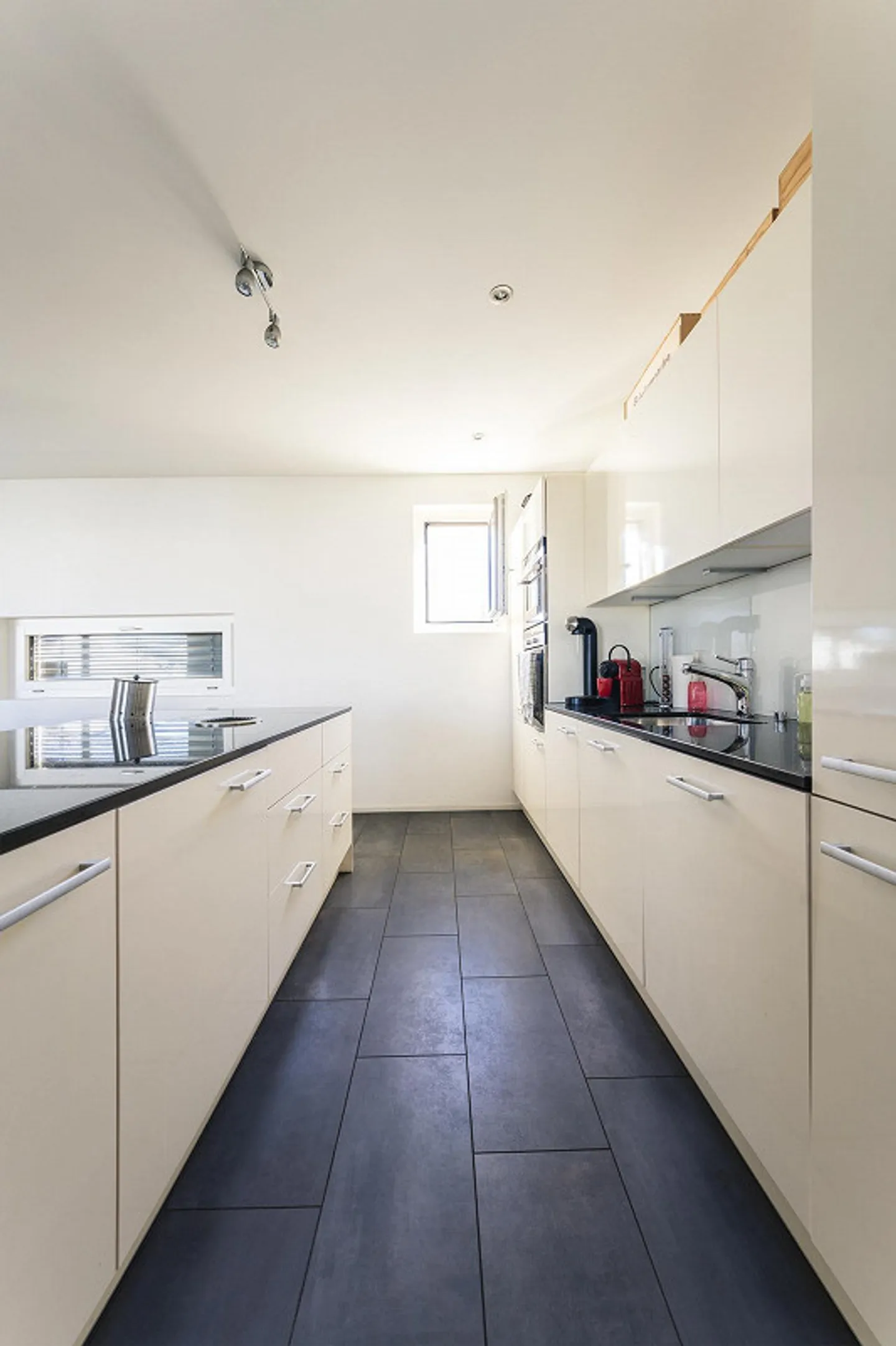 2.5 Room Penthouse Apartment - Photo 13 of 16