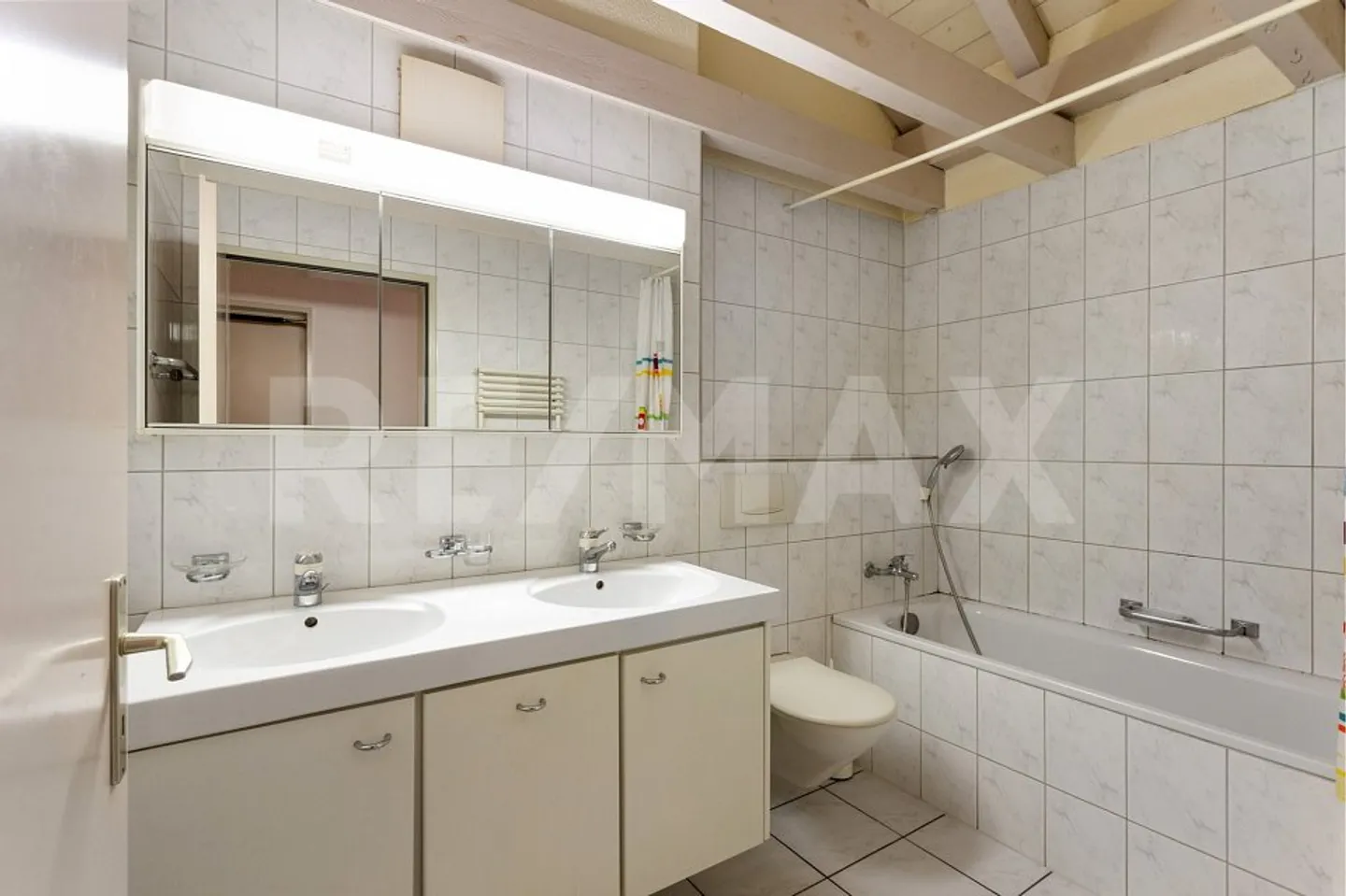 Appartamento duplex di 5,5 stanze in affitto in posizione centrale - Foto 10 di 13