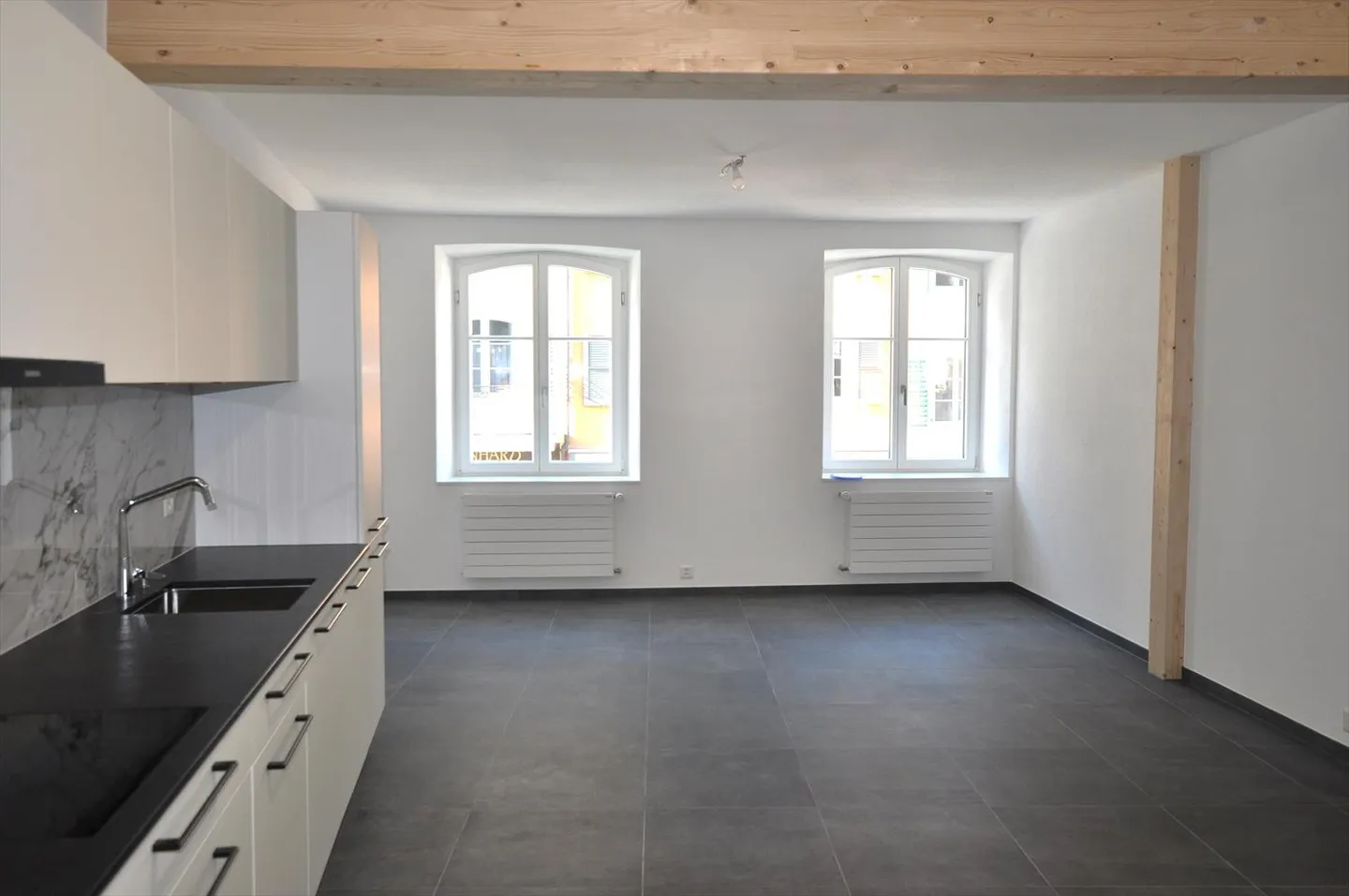 Appartement à louer - Photo 2 sur 9