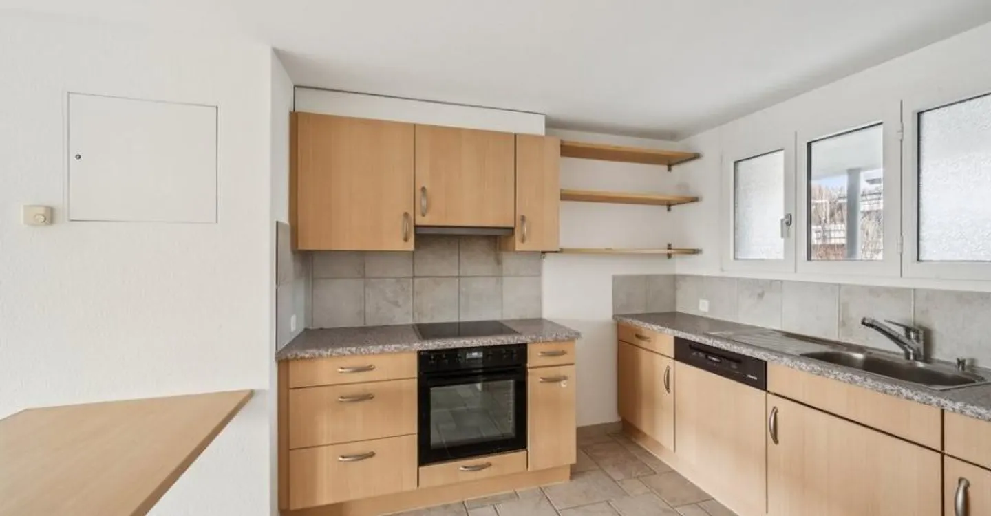 Bright and modern apartment with large balcony in an attractive location - Photo 4 of 12