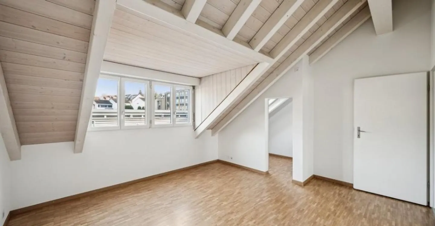 Bright and modern apartment with large balcony in an attractive location - Photo 5 of 12