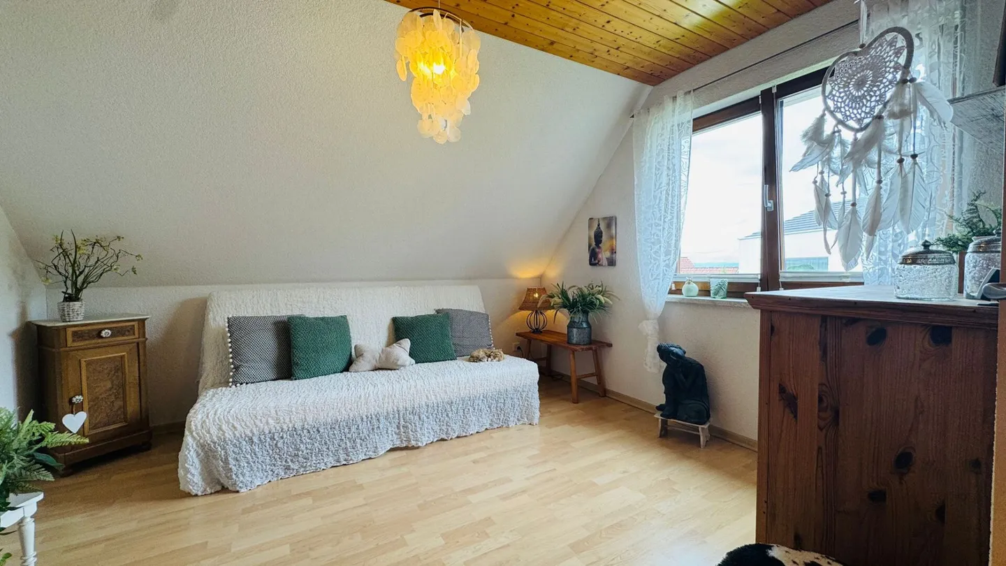 Charmantes Einfamilienhaus mit Garten - Foto 10 von 16