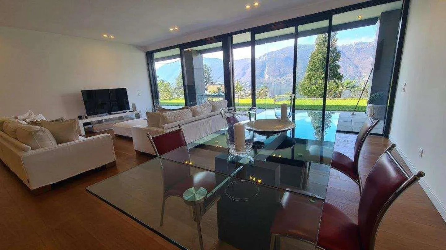 BISSONE : APPARTEMENT PRESTIGIEUX 4.5 PIÈCES AVEC VUE SUR LE LAC ET JARDIN - Photo 5 sur 13