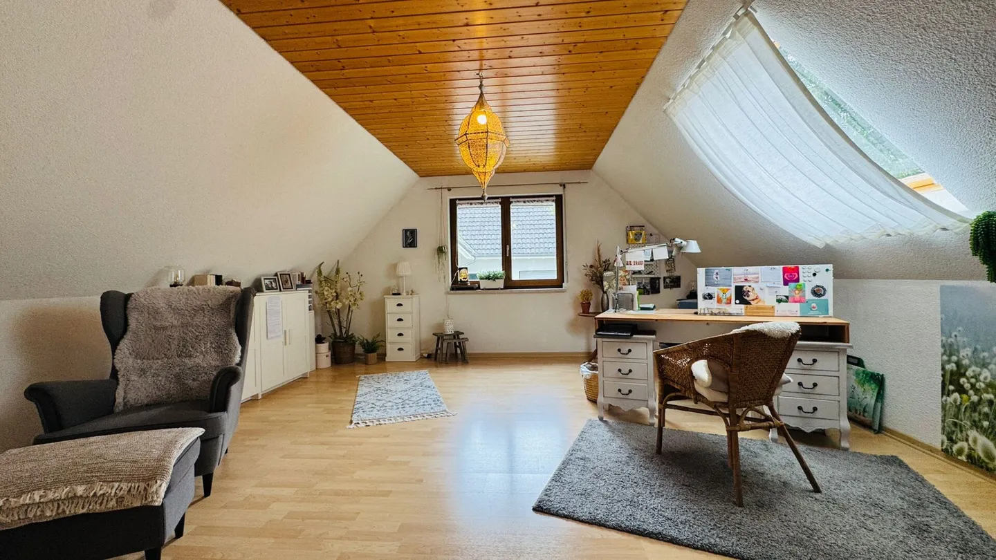 Charmantes Einfamilienhaus mit Garten - Foto 11 von 16