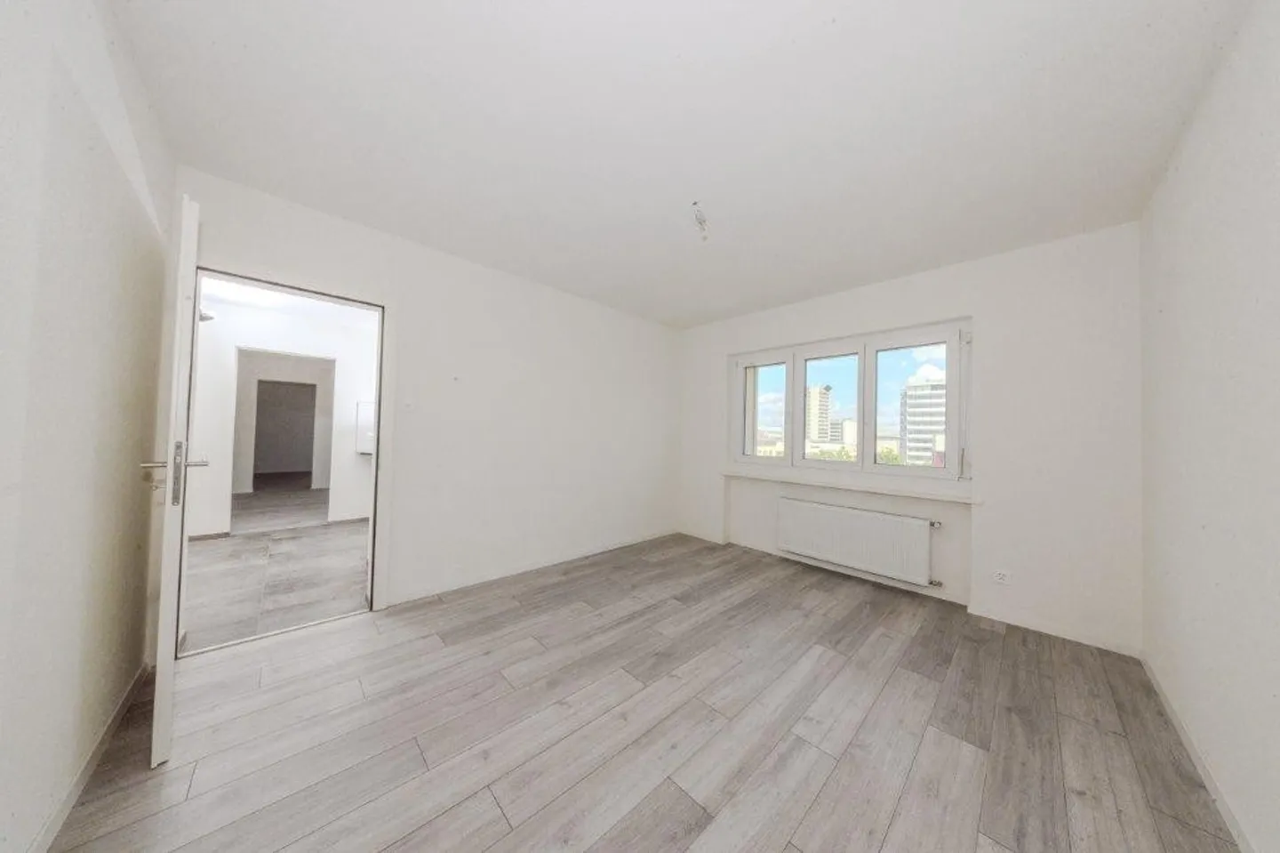 Apartment for rent - Photo 7 of 9