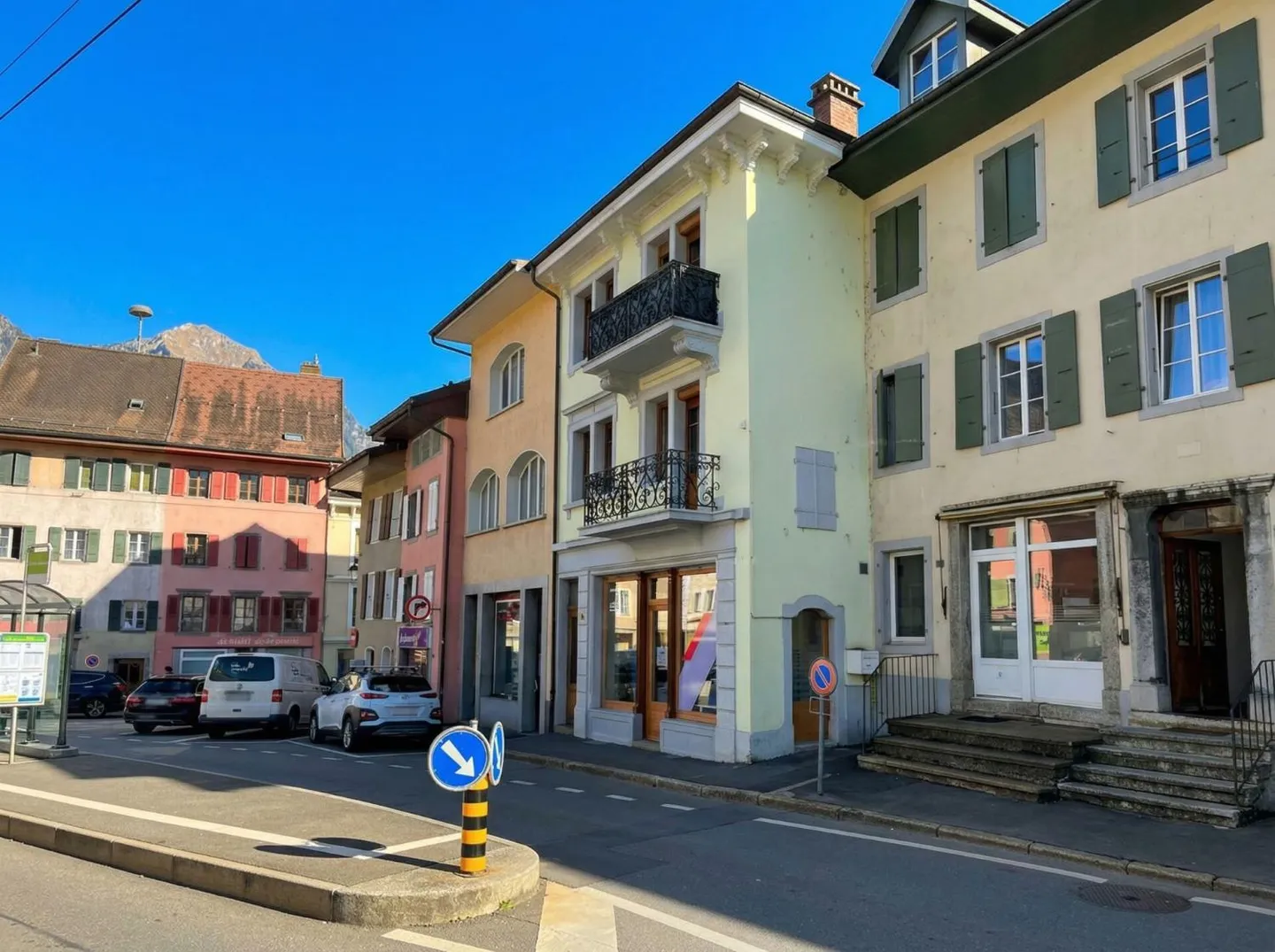 Ertragsgebäude in Bex - Foto 1 von 10