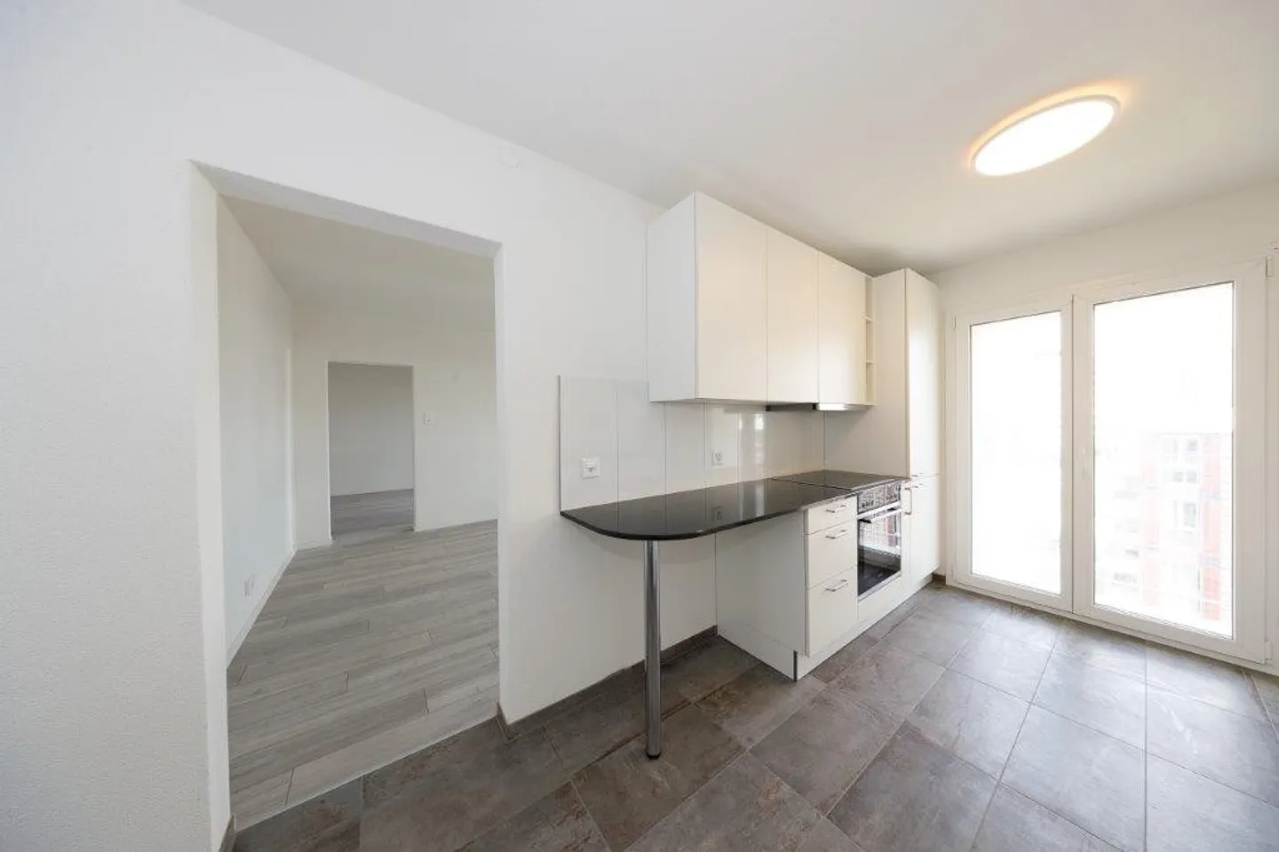 Apartment for rent - Photo 5 of 9