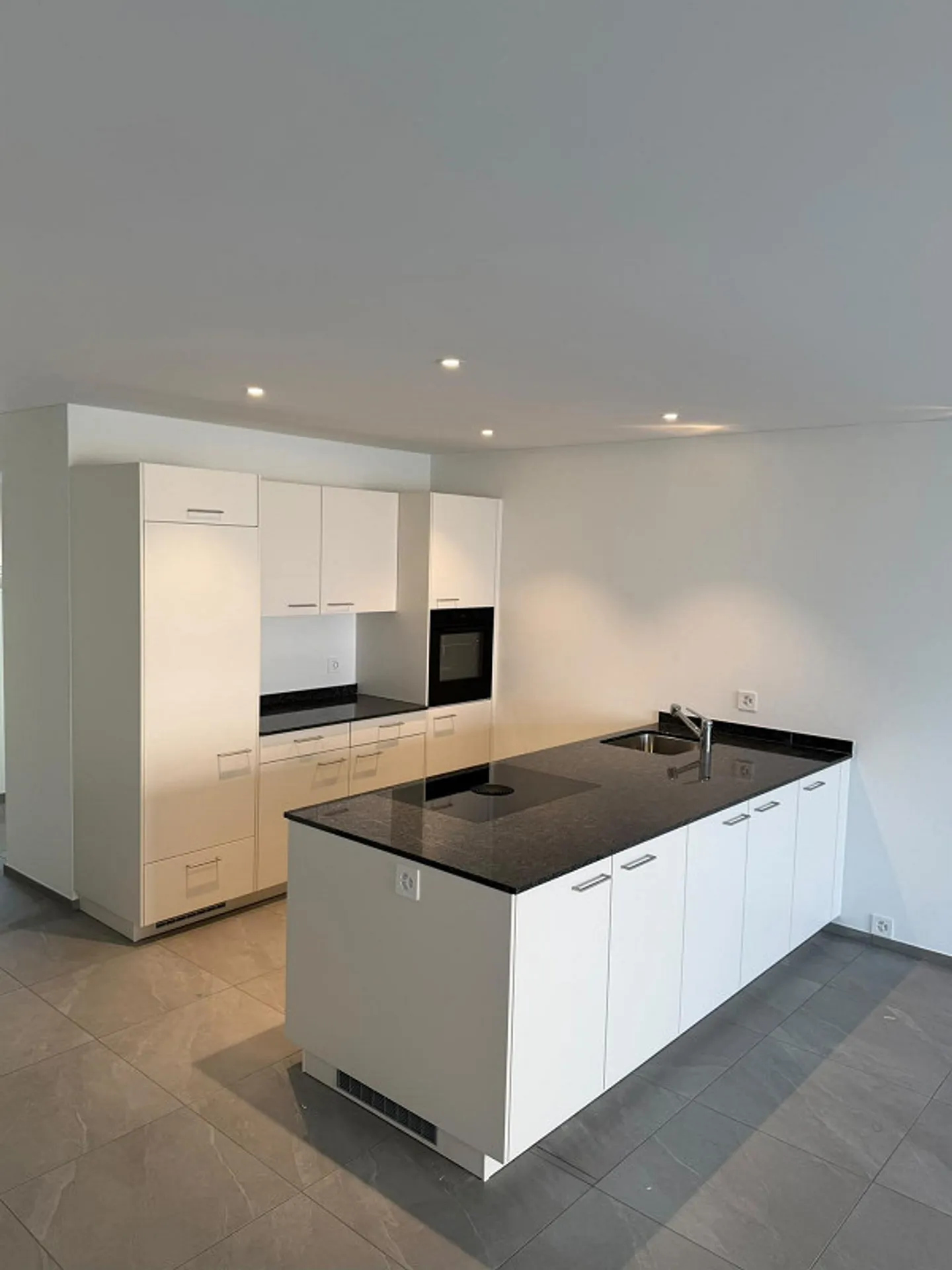 4.5-room apartment with patio - Photo 3 of 12