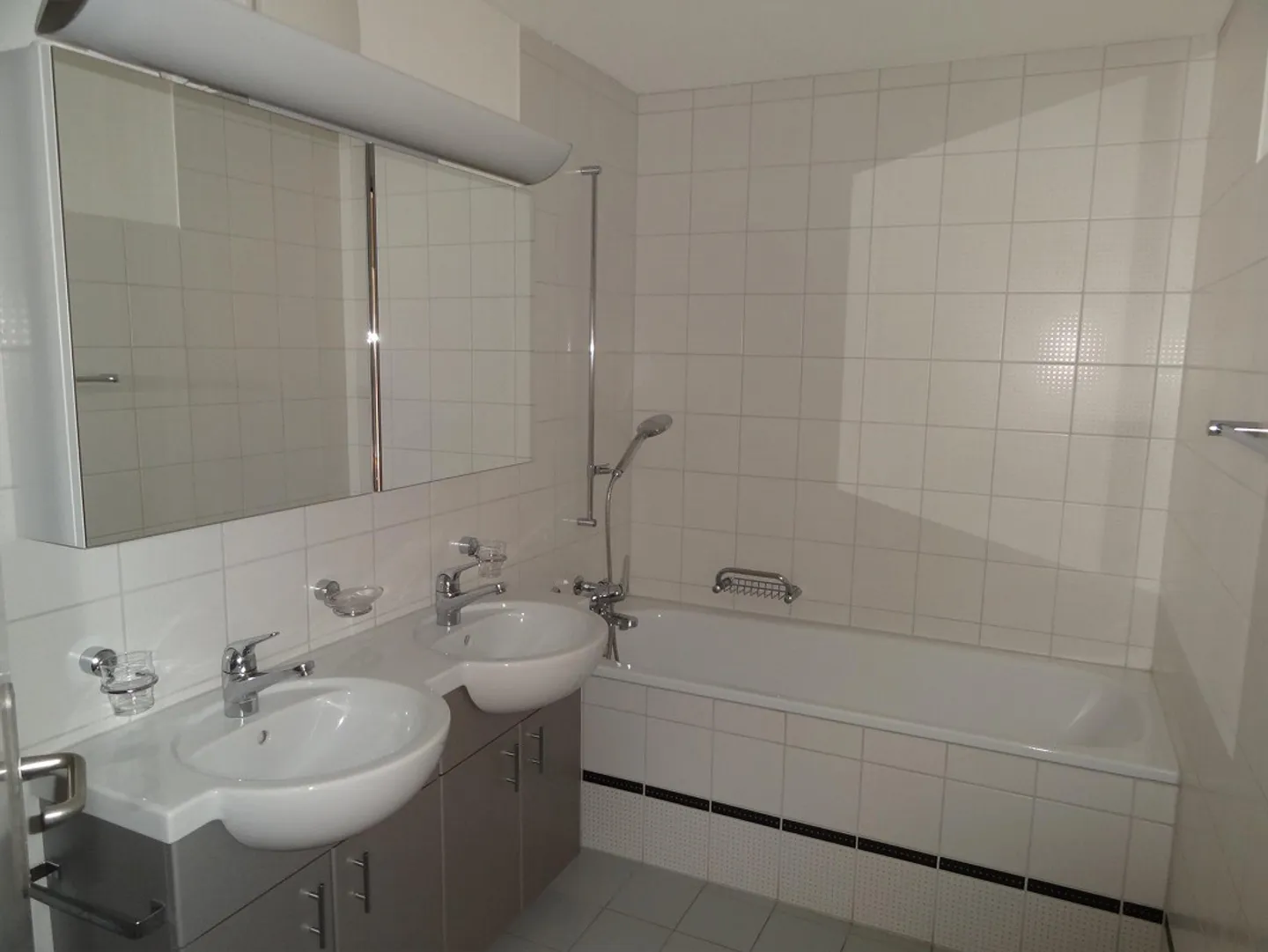 Ampio appartamento di 4,5 stanze - 88m2 in una posizione adatta ai bambini - Foto 3 di 7