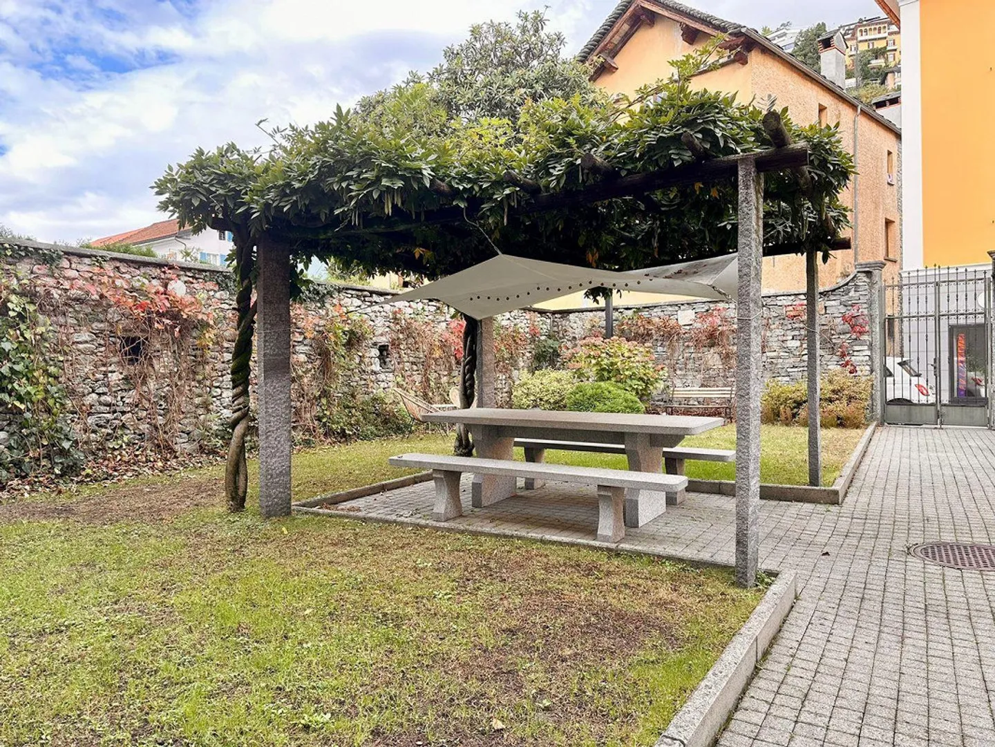 Charming commercial space in the heart of the Old Town of Locarno - Photo 11 of 30