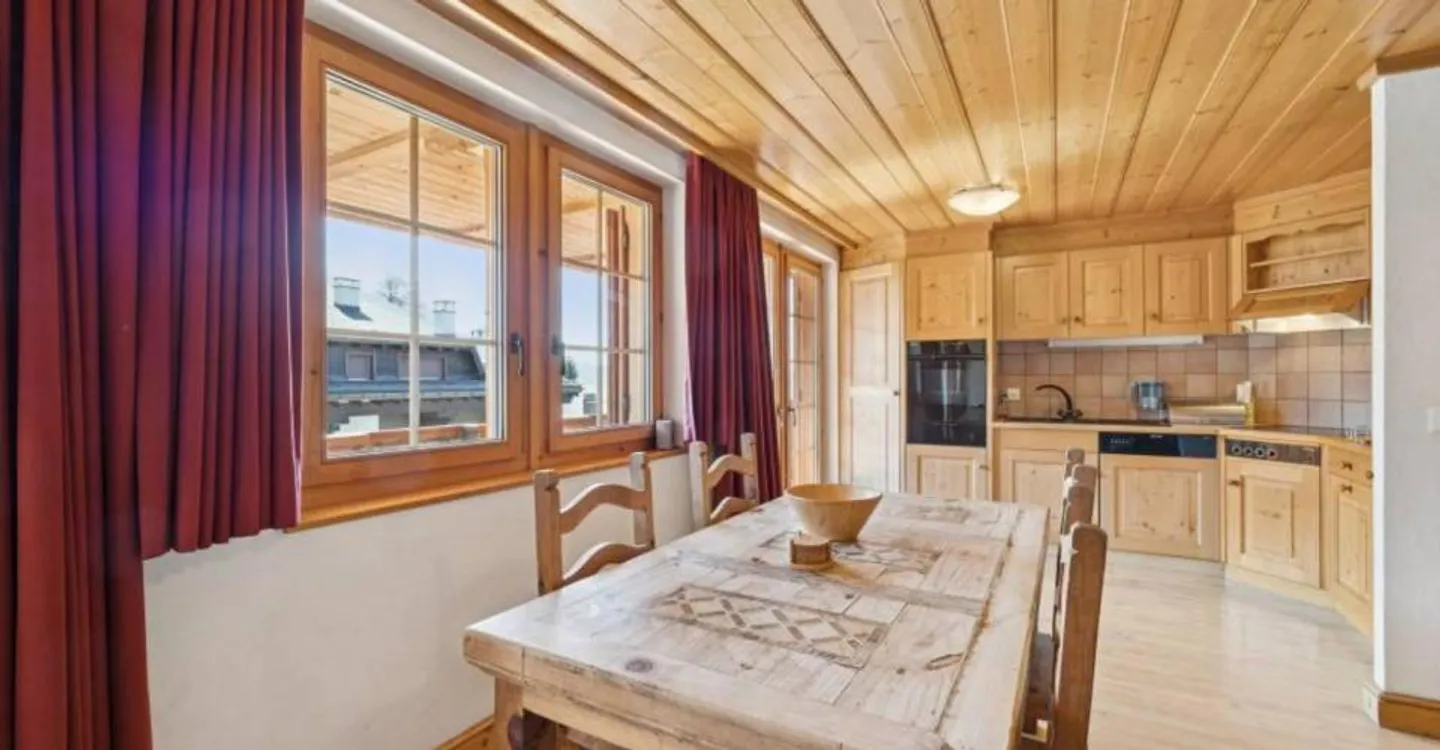 Villars, privileged location 3.5p with charm, large balcony, beautiful - Photo 7 of 13
