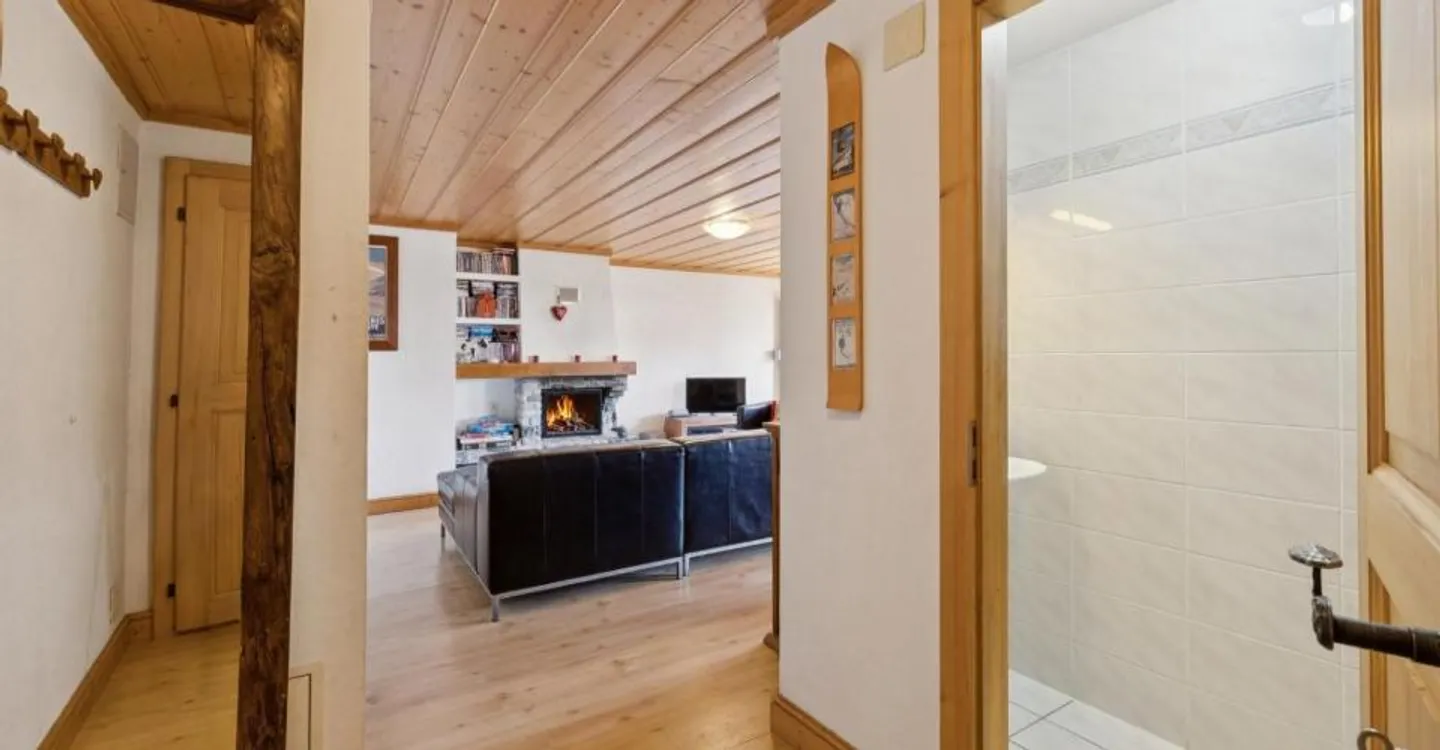 Villars, privileged location 3.5p with charm, large balcony, beautiful - Photo 12 of 13