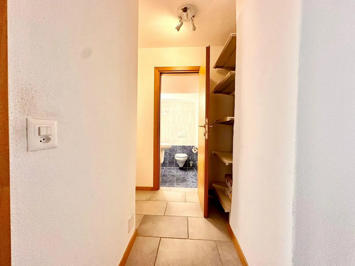 Charming commercial space in the heart of the Old Town of Locarno - Photo 25 of 30