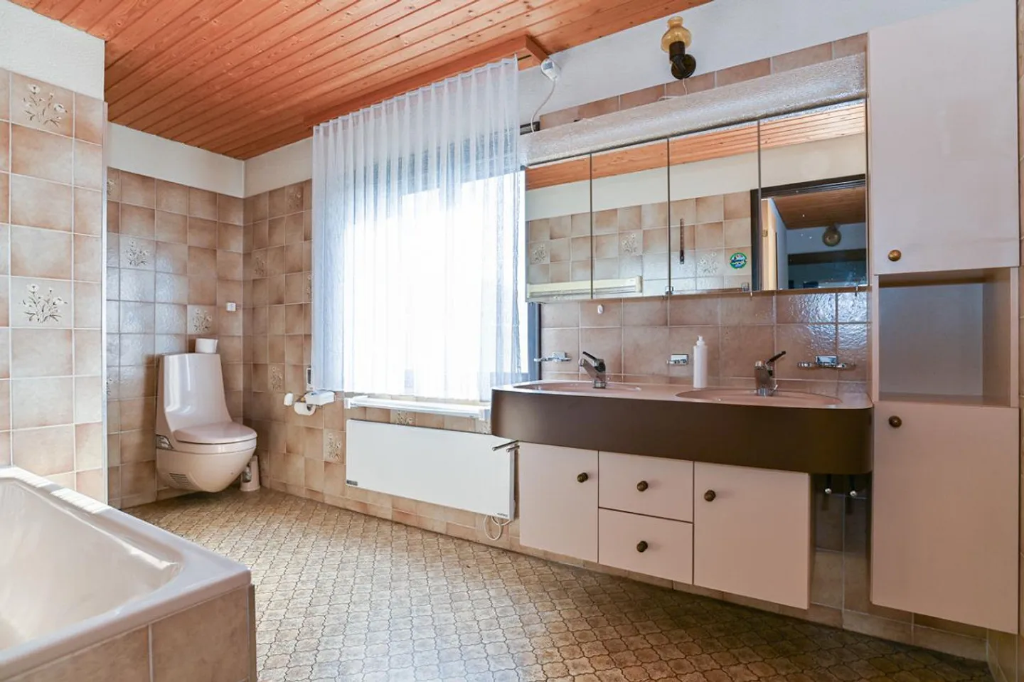 Maison individuelle avec grand jardin dans un bon emplacement - Photo 11 sur 17