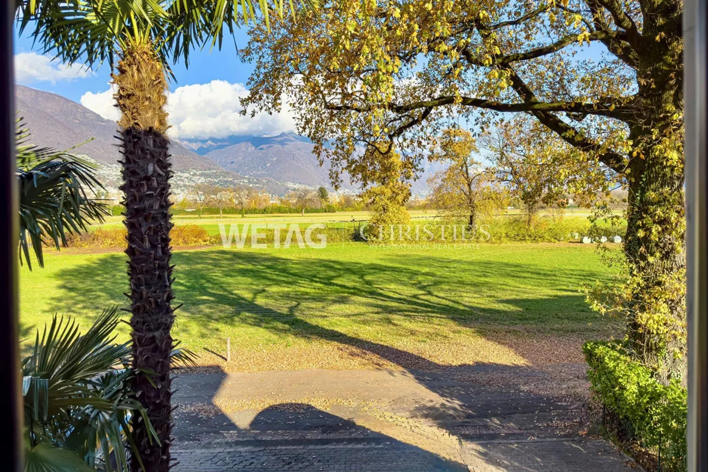 Maison multifamiliale élégante avec piscine extérieure dans un emplacement stratégique à Ascona à vendre - Photo 11 sur 11