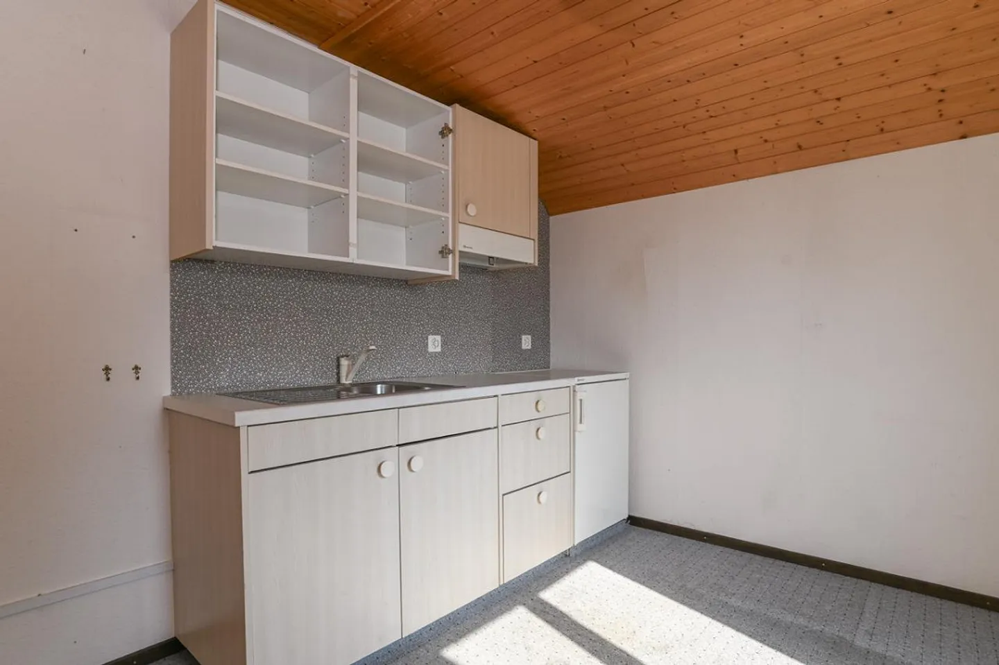 Maison individuelle avec grand jardin dans un bon emplacement - Photo 12 sur 17