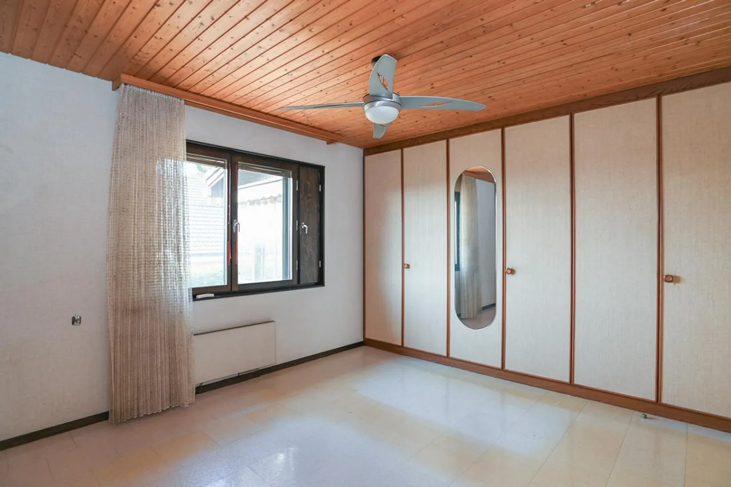 Maison individuelle avec grand jardin dans un bon emplacement - Photo 9 sur 17