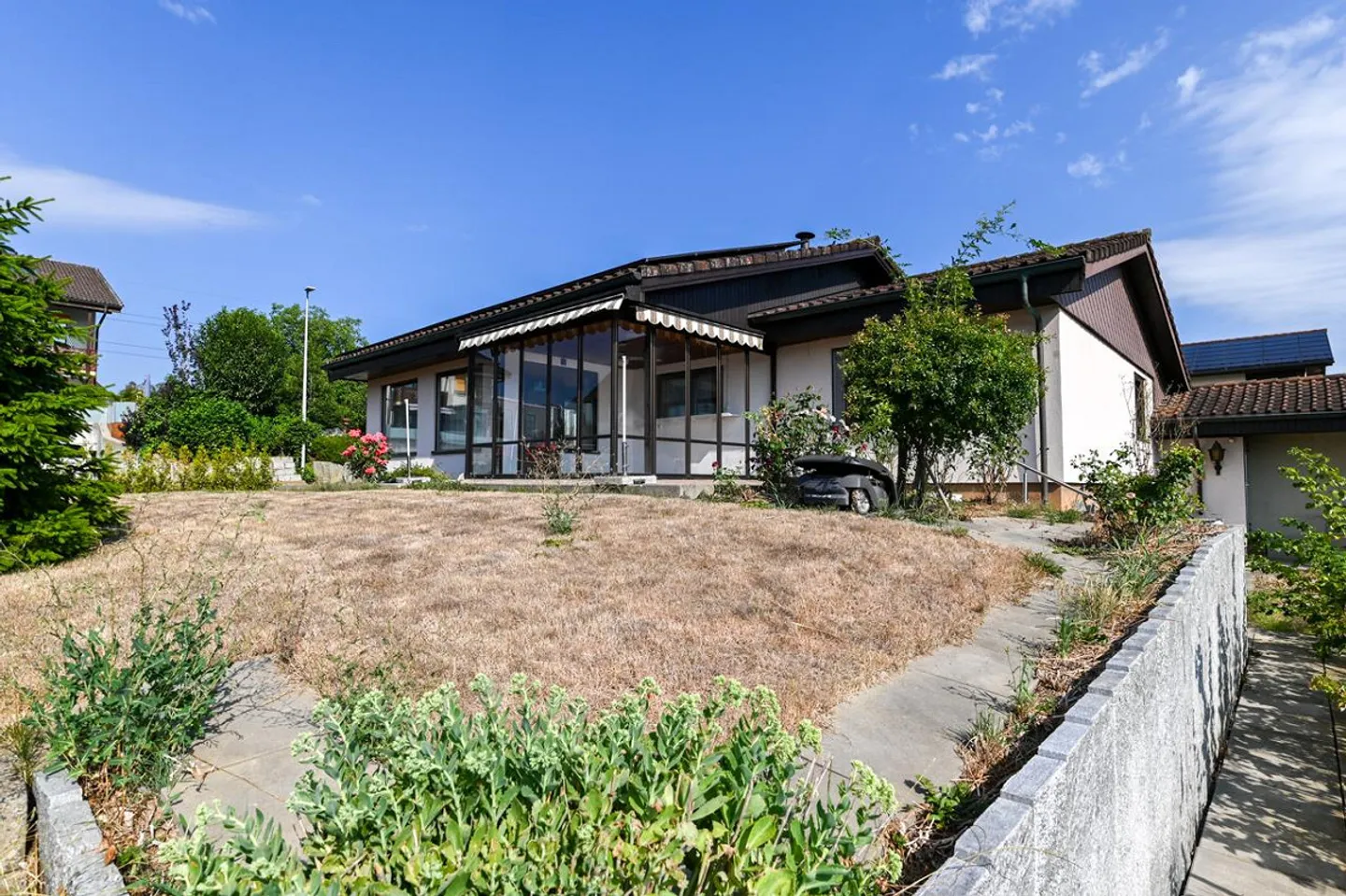 Maison individuelle avec grand jardin dans un bon emplacement - Photo 16 sur 17