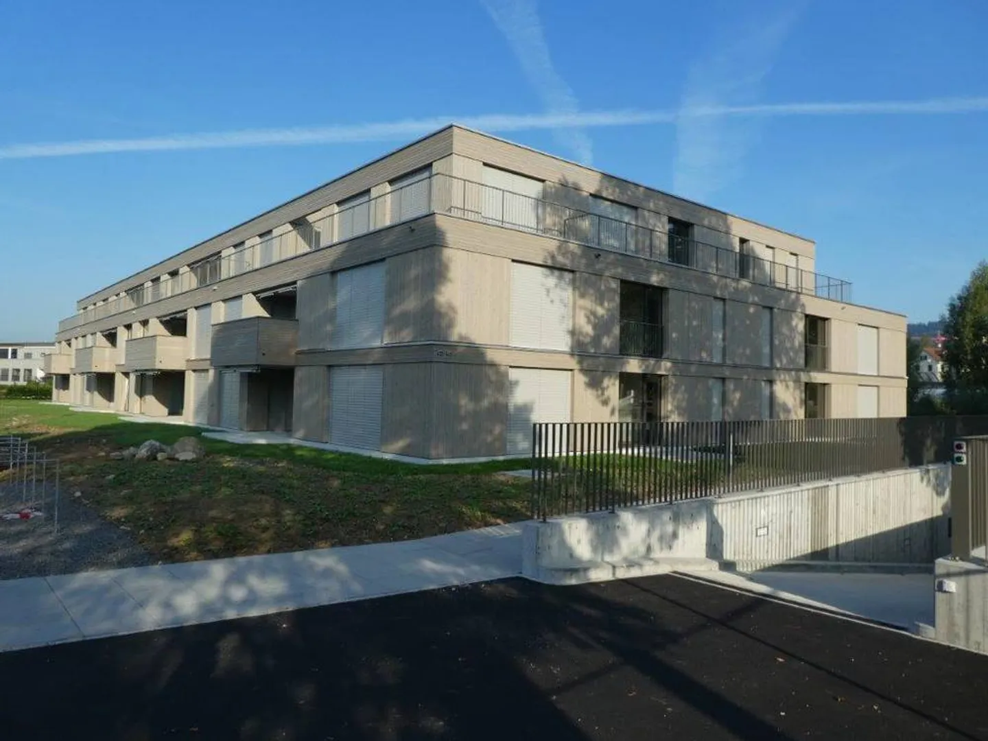 Places de stationnement à louer - Protection pour votre voiture ! - Photo 1 sur 1