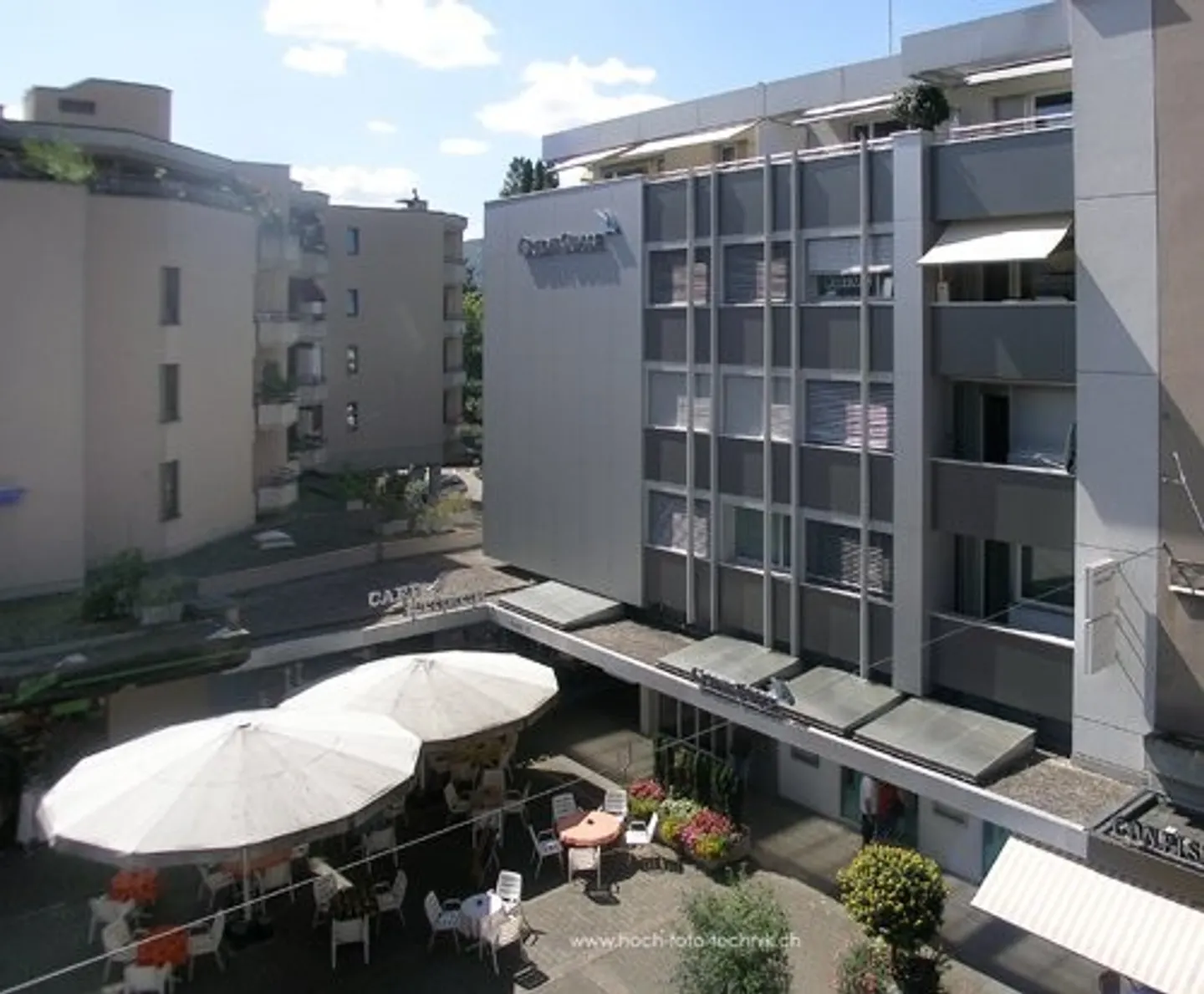Stationnement au centre du village! - Photo 2 sur 2